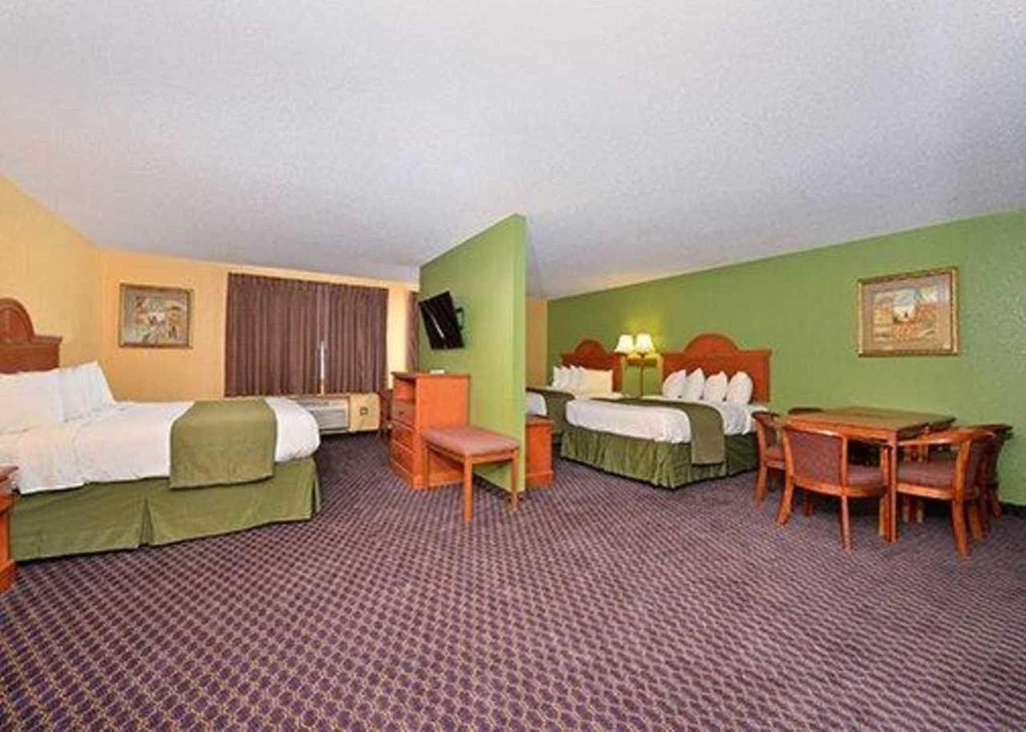Quality Inn & Suites Grinnell Экстерьер фото